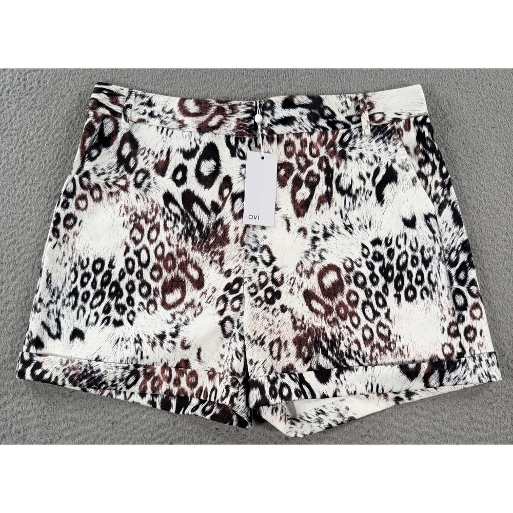 Ovi Shorts Women's Large White Snow Leopard Print Casual Summer Travel Stretch
